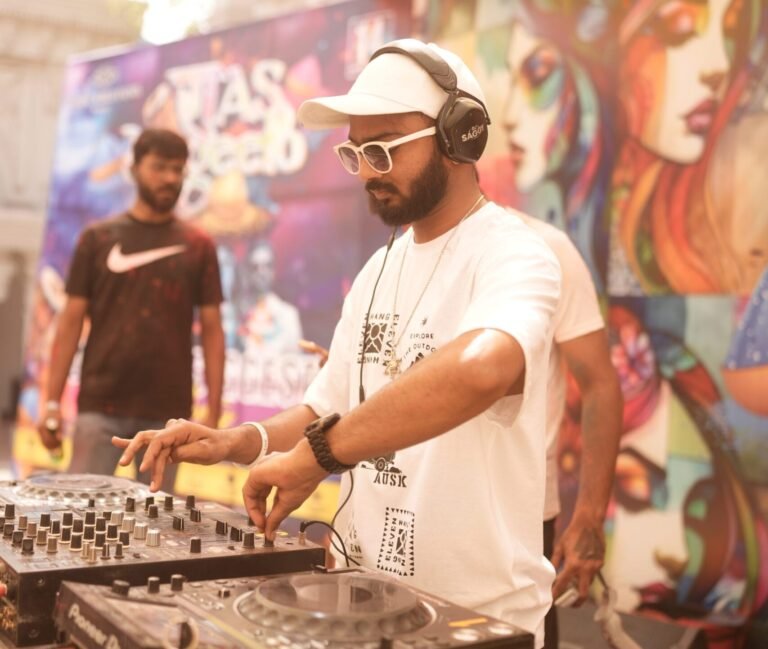 DJ Saggy Winning Hearts in Pink City…